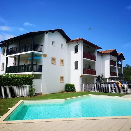 De Charme, Piscine, Proche Des Plages Apartment
